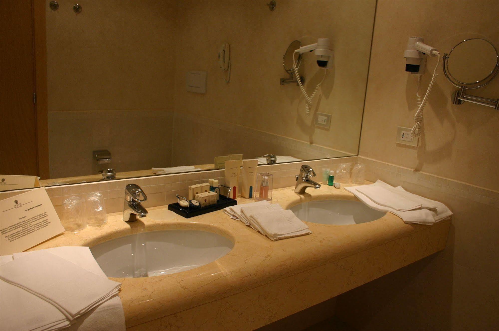 Nicotel Hotel 4*